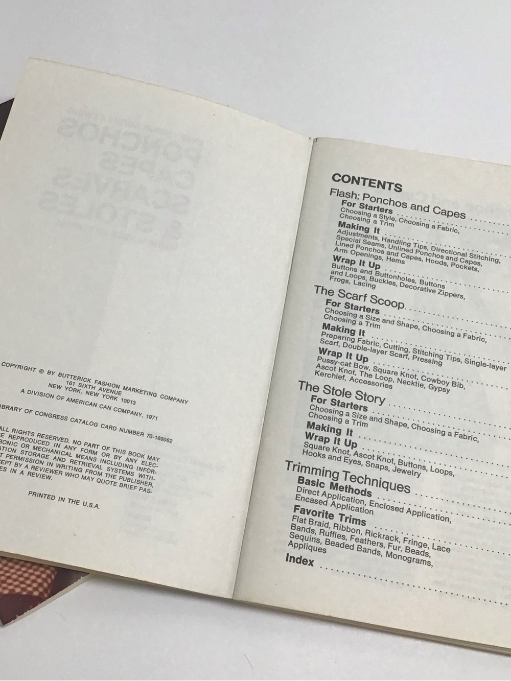 Vintage Vogue Sewing Guide Books SET Fitted Garment 1972 Ponchos Capes 1971 EUC - Picture 3 of 6
